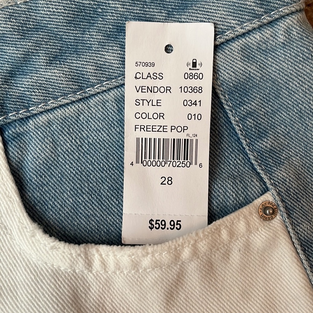 NWT PacSun Distressed Freeze Pop Mom Jeans - Picture 4 of 13